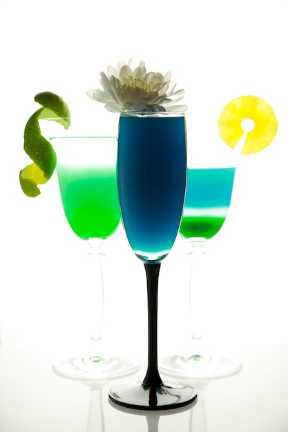 Włoskie drinki: najlepsze koktajle z prosecco i campari